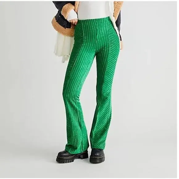Free People Women's Slim Pull-On Velvet Flare Pants Green Bee Large Retro Funky - Picture 1 of 8